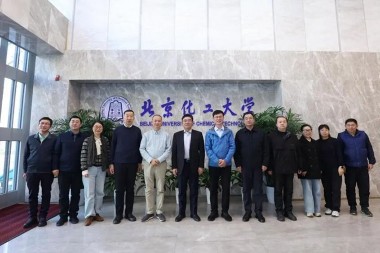 Sa faia e le Iunivesite o Tekonolosi Kemikolo a Beijing le Sauniga o le Tuuina Atu o le Sikolasipi Faapitoa a le Jwell Machinery ma le Foaiina o Meafaigaluega Extrusion